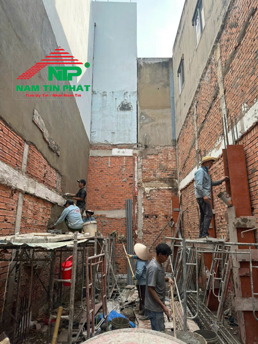 Thi công xây tường bao tầng 1